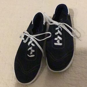 Vionic sneakers